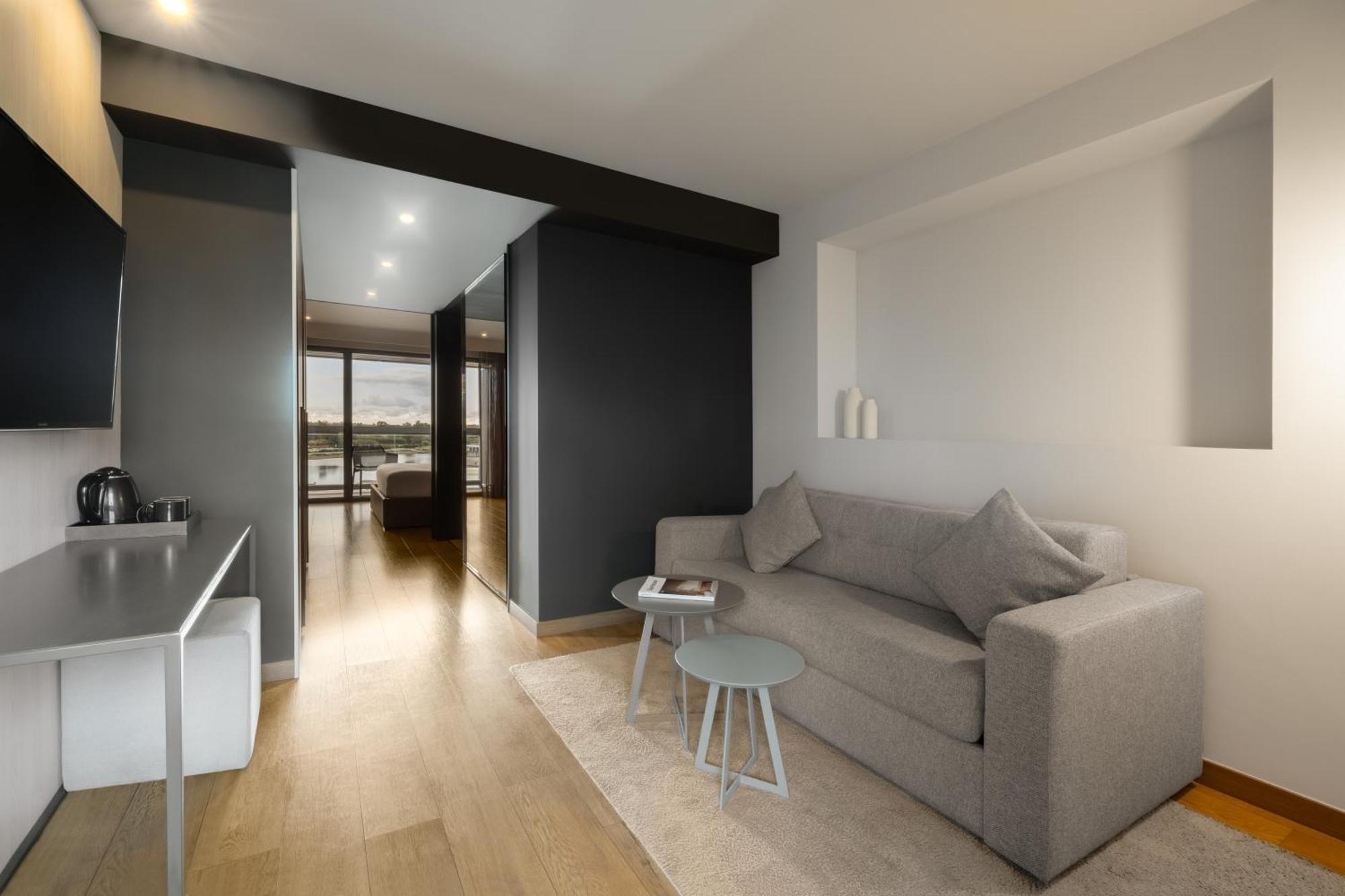 Family Room,1765153331:JPEG